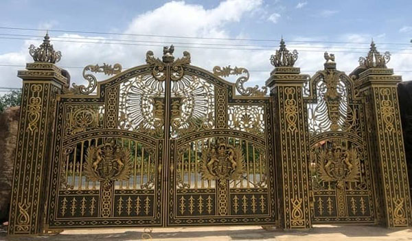 Mẫu cổng đẹp cho nhà biệt thự: Mẫu cổng hàng rào nhôm